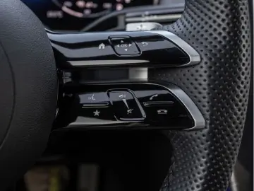 MERCEDES-BENZ GLC 300 e 4M AMG-Sport Pano Burm AHK Night