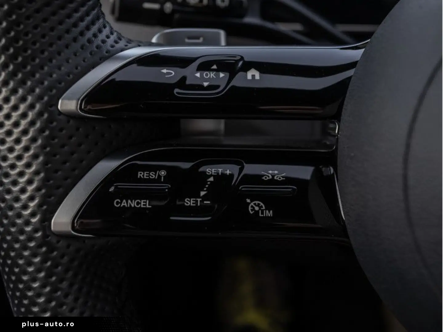 MERCEDES-BENZ GLC 300 e 4M AMG-Sport Pano Burm AHK Night