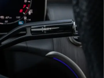 MERCEDES-BENZ GLC 300 e 4M AMG-Sport Pano Burm AHK Night