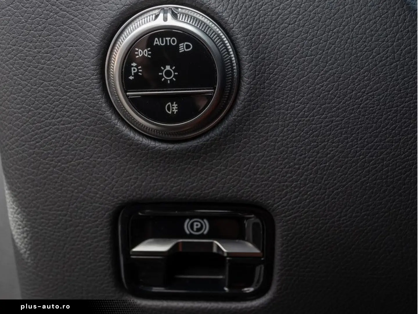 MERCEDES-BENZ GLC 300 e 4M AMG-Sport Pano Burm AHK Night