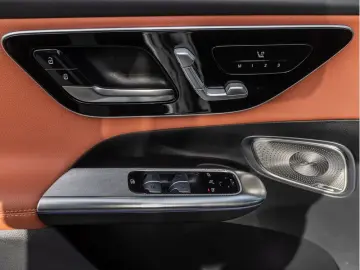 MERCEDES-BENZ GLC 300 e 4M AMG-Sport Pano Burm AHK Night