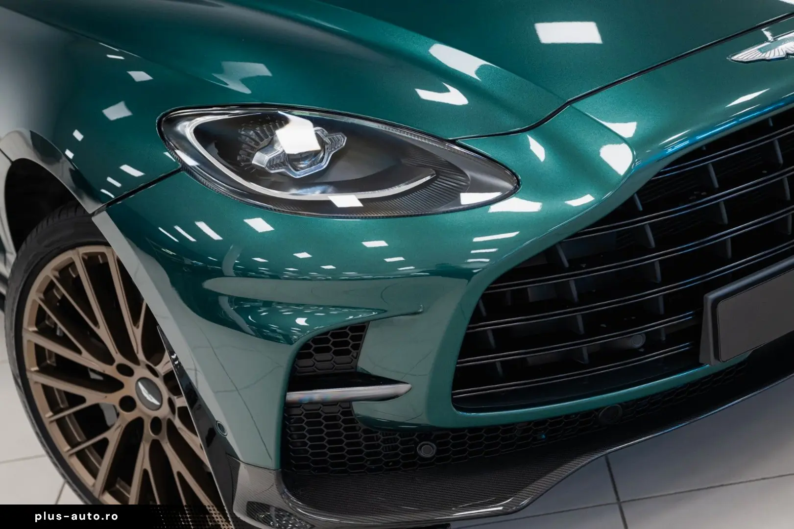 ASTON MARTIN 4.0 V8 DBX707 25MY