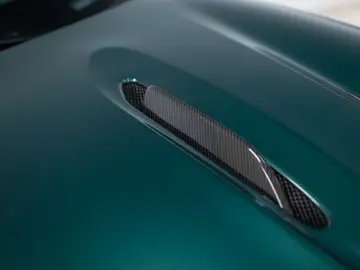 ASTON MARTIN 4.0 V8 DBX707 25MY