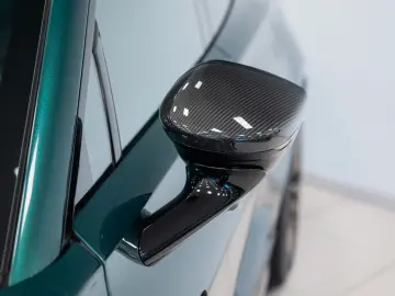 ASTON MARTIN 4.0 V8 DBX707 25MY