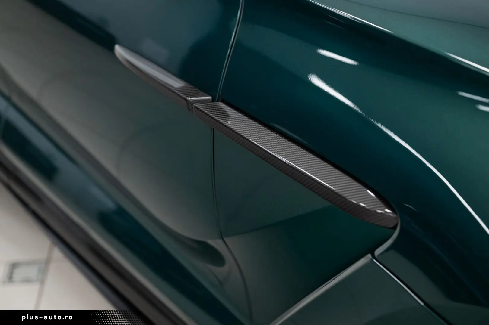 ASTON MARTIN 4.0 V8 DBX707 25MY