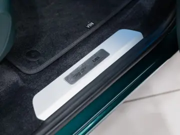 ASTON MARTIN 4.0 V8 DBX707 25MY