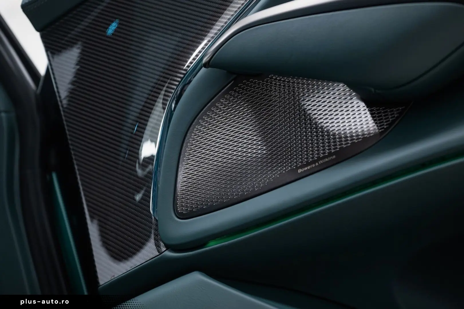 ASTON MARTIN 4.0 V8 DBX707 25MY