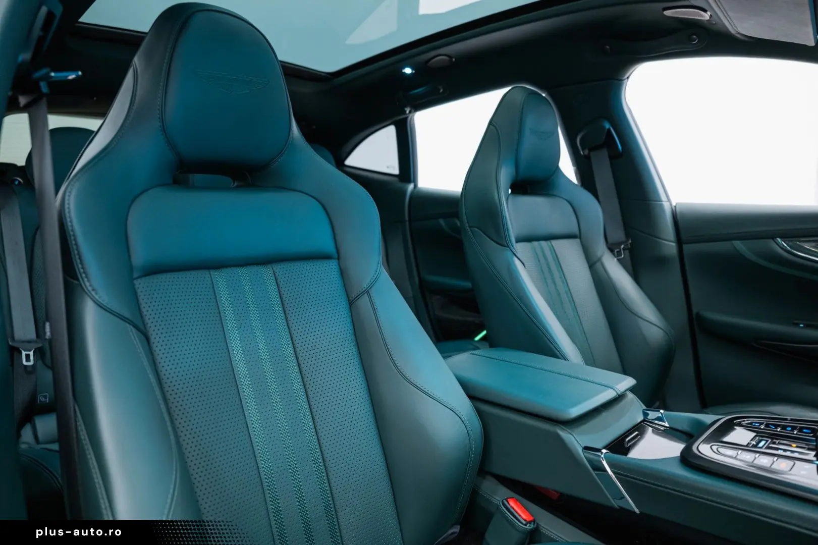 ASTON MARTIN 4.0 V8 DBX707 25MY