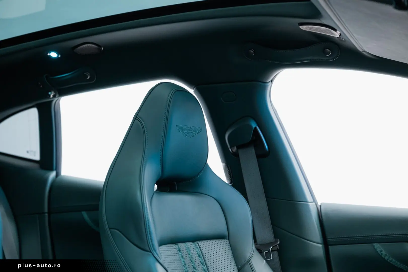 ASTON MARTIN 4.0 V8 DBX707 25MY