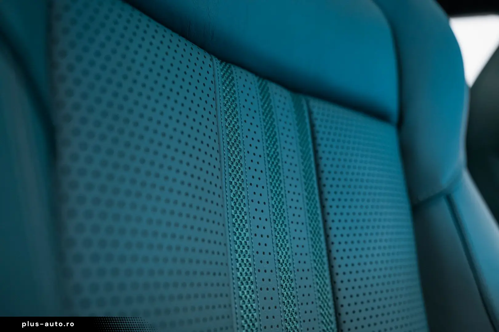 ASTON MARTIN 4.0 V8 DBX707 25MY