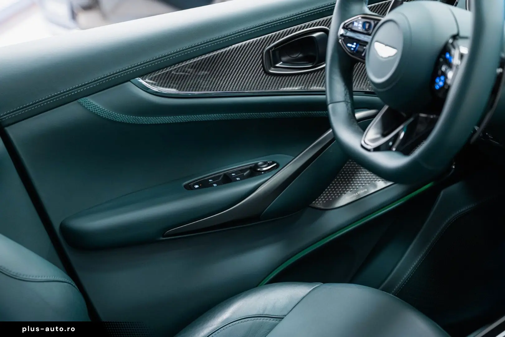 ASTON MARTIN 4.0 V8 DBX707 25MY