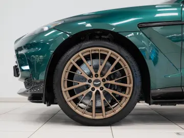 ASTON MARTIN 4.0 V8 DBX707 25MY