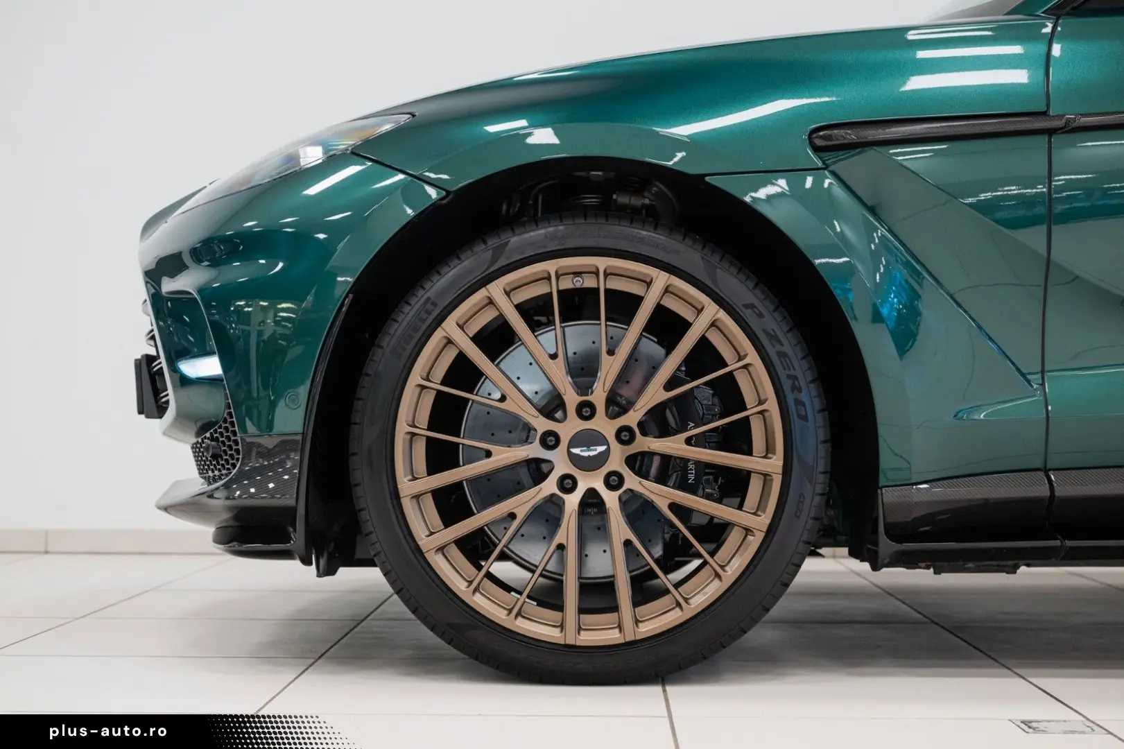 ASTON MARTIN 4.0 V8 DBX707 25MY