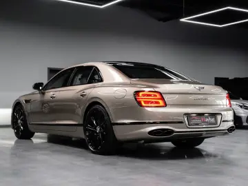 BENTLEY Flying Spur Hybrid MULLINER Blackline