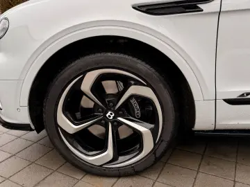 BENTLEY Bentayga 4.0 V8 S 4WD NIGHT STANDHEIZUNG