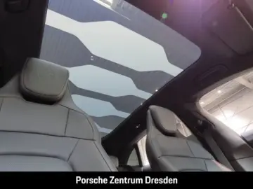 PORSCHE Taycan 4S Cross Turismo    BOSE®   Matrix   HUD