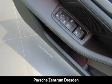 PORSCHE Taycan 4S Cross Turismo    BOSE®   Matrix   HUD