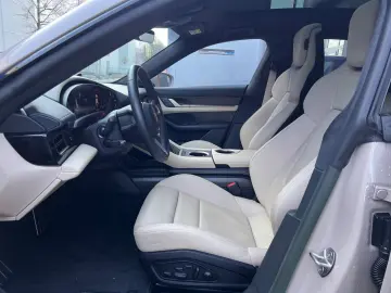 PORSCHE Taycan Turbo Cross Tur. Nightvision · Top Ausst.