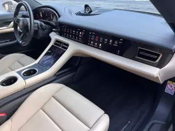 PORSCHE Taycan Turbo Cross Tur. Nightvision · Top Ausst.