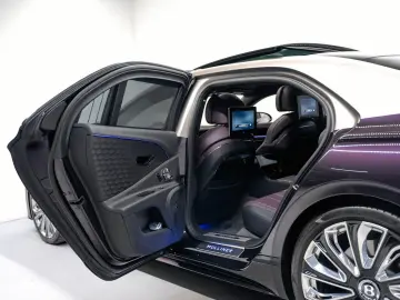 BENTLEY Flying Spur 4.0 V8 Hybrid Mulliner  NAIM ROTATIN