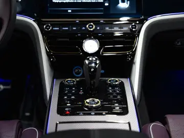 BENTLEY Flying Spur 4.0 V8 Hybrid Mulliner  NAIM ROTATIN