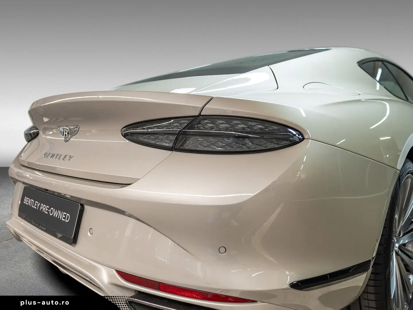 BENTLEY Continental GT Speed V8 Hybrid  White Sand Touri