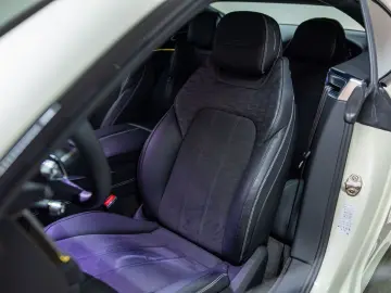 BENTLEY Continental GT Speed V8 Hybrid  White Sand Touri