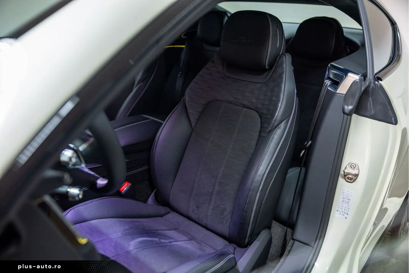 BENTLEY Continental GT Speed V8 Hybrid  White Sand Touri