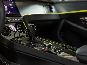 BENTLEY Continental GT Speed V8 Hybrid  White Sand Touri