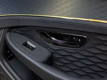 BENTLEY Continental GT Speed V8 Hybrid  White Sand Touri