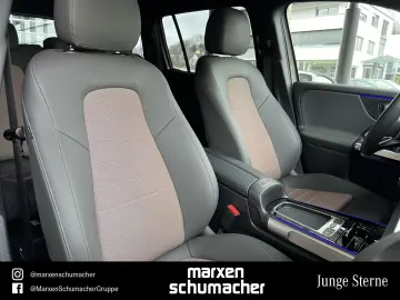 MERCEDES-BENZ EQB 300 4M Electric