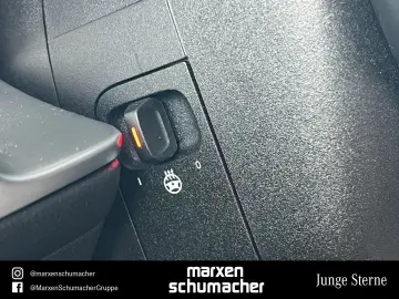 MERCEDES-BENZ EQB 300 4M Electric