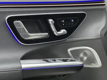 MERCEDES-BENZ EQE 300 SUV