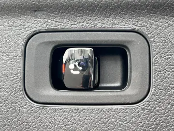 MERCEDES-BENZ EQE 300 SUV