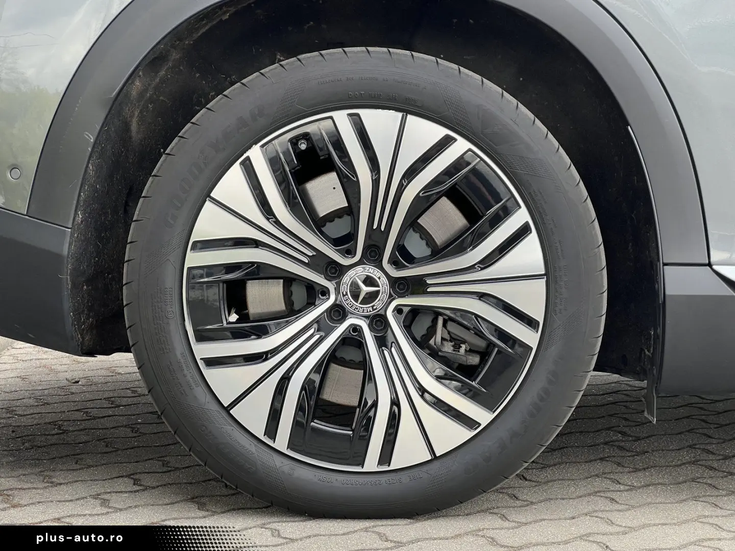 MERCEDES-BENZ EQE 300 SUV