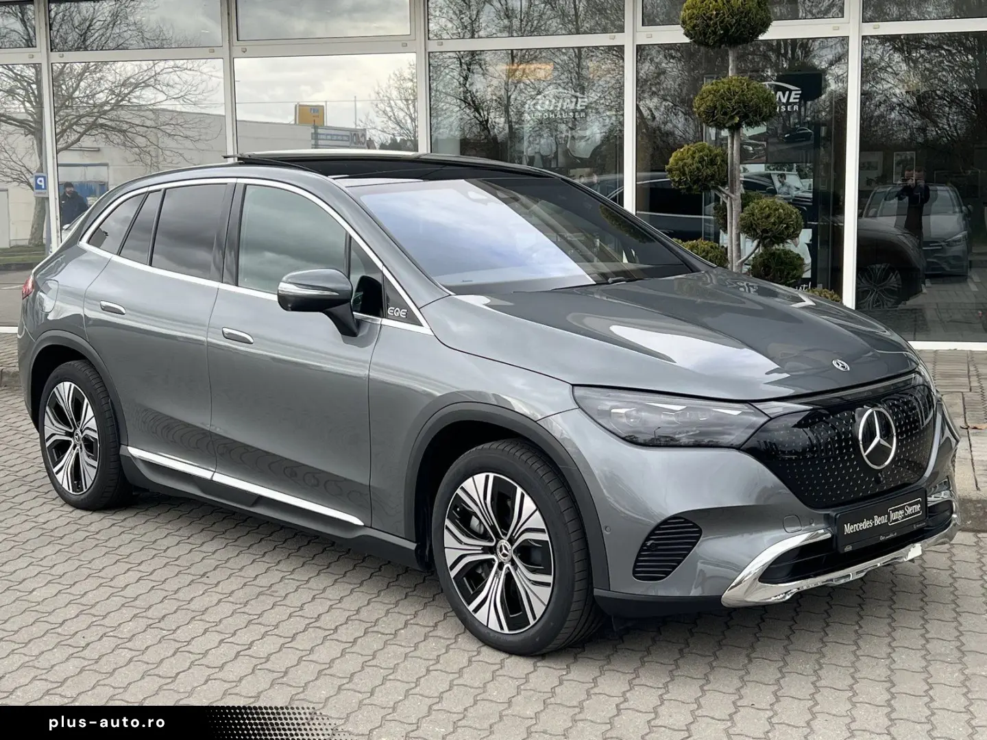 MERCEDES-BENZ EQE 300 SUV