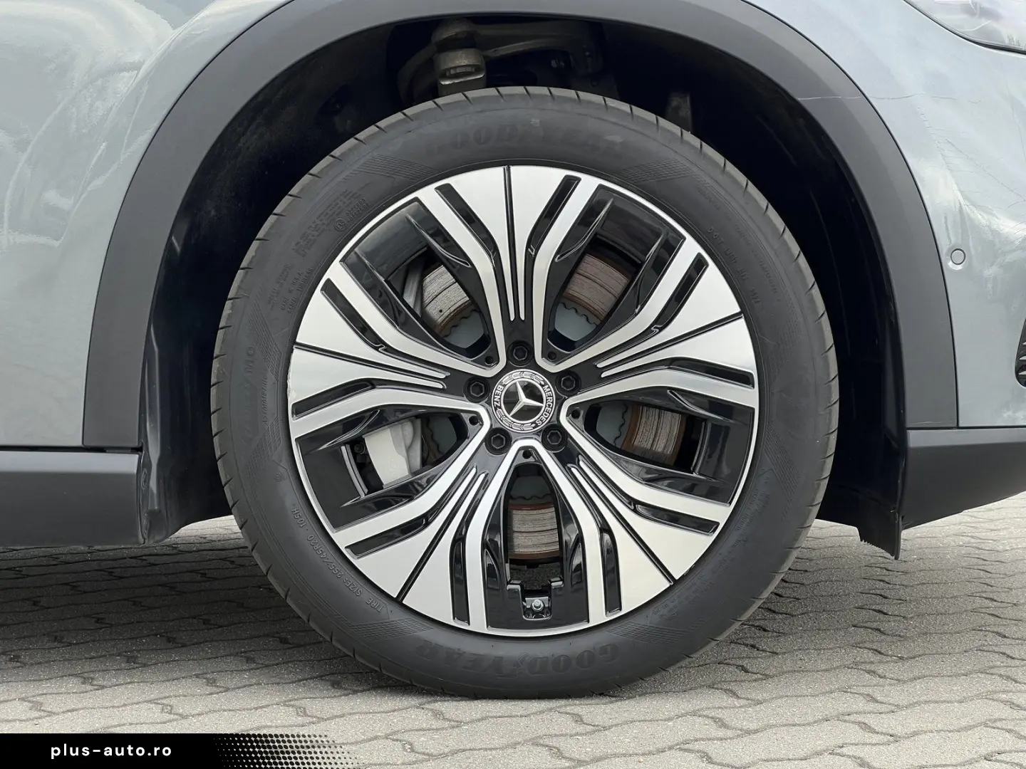 MERCEDES-BENZ EQE 300 SUV