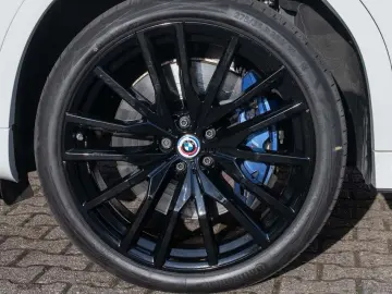 BMW X6 xDrive40d M Sportpaket HUD Pano H K 360  22