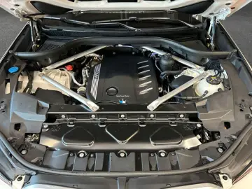 BMW X6 xDrive40d  AHK  MSportpaket  Panoramadach