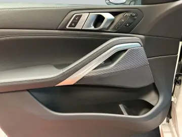 BMW X6 xDrive40d  AHK  MSportpaket  Panoramadach