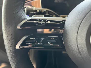 MERCEDES-BENZ EQE 350 4MATIC SUV