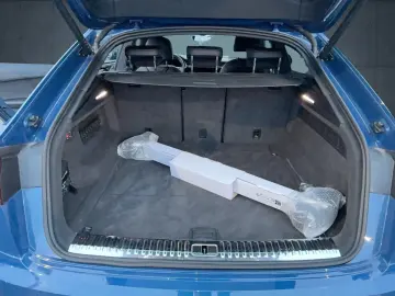 AUDI Q8 SUV 50 TDI qu. tiptr. Luft PANO AHK 22 HUD