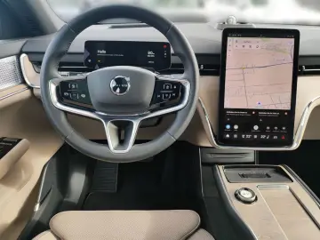 VOLVO EX90 Plus Pure Electric AWD 7