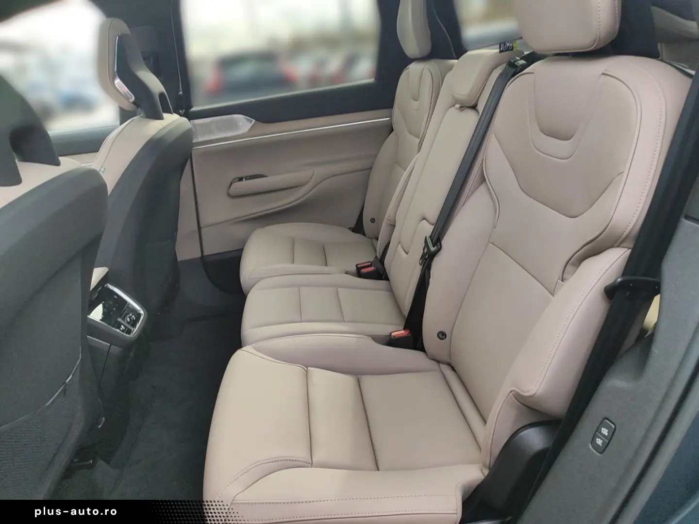 VOLVO EX90 Plus Pure Electric AWD 7