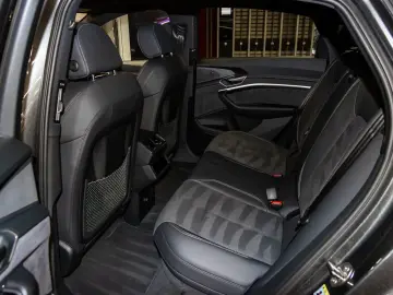 AUDI Q8 Sportback S line e-tron quattro