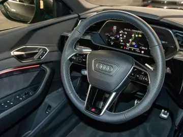 AUDI Q8 Sportback S line e-tron quattro