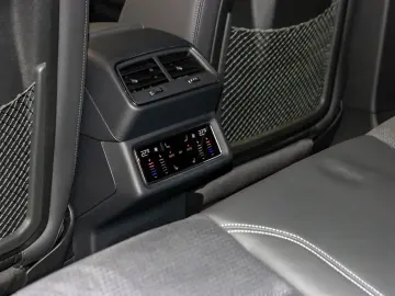 AUDI Q8 Sportback S line e-tron quattro