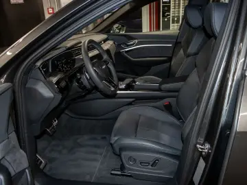 AUDI Q8 Sportback S line e-tron quattro