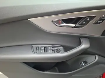 AUDI Q8 SUV 55 TFSI quattro 250(340) kW(PS) tiptronic