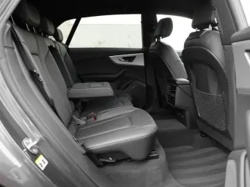 AUDI Q8 45 TDI quattro LM21 Matrix LED AHK HuD Kamera